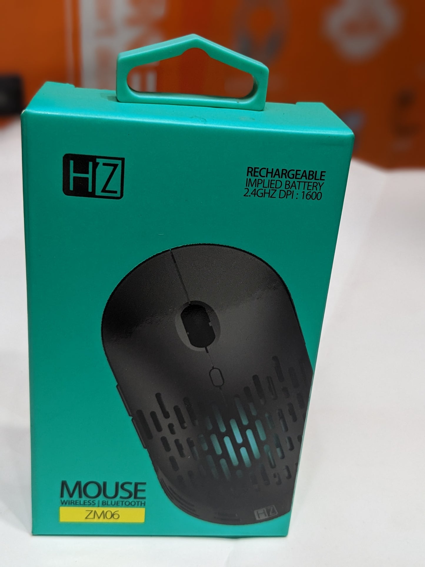 Mouse: Bluetooth & wireless; rechargable , longtime battery lasting