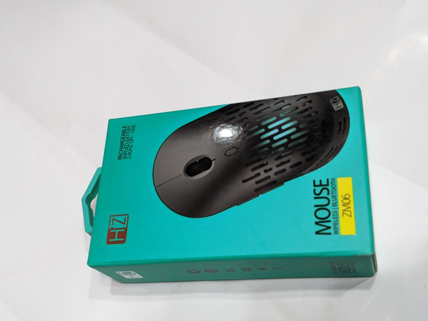 Mouse: Bluetooth & wireless; rechargable , longtime battery lasting