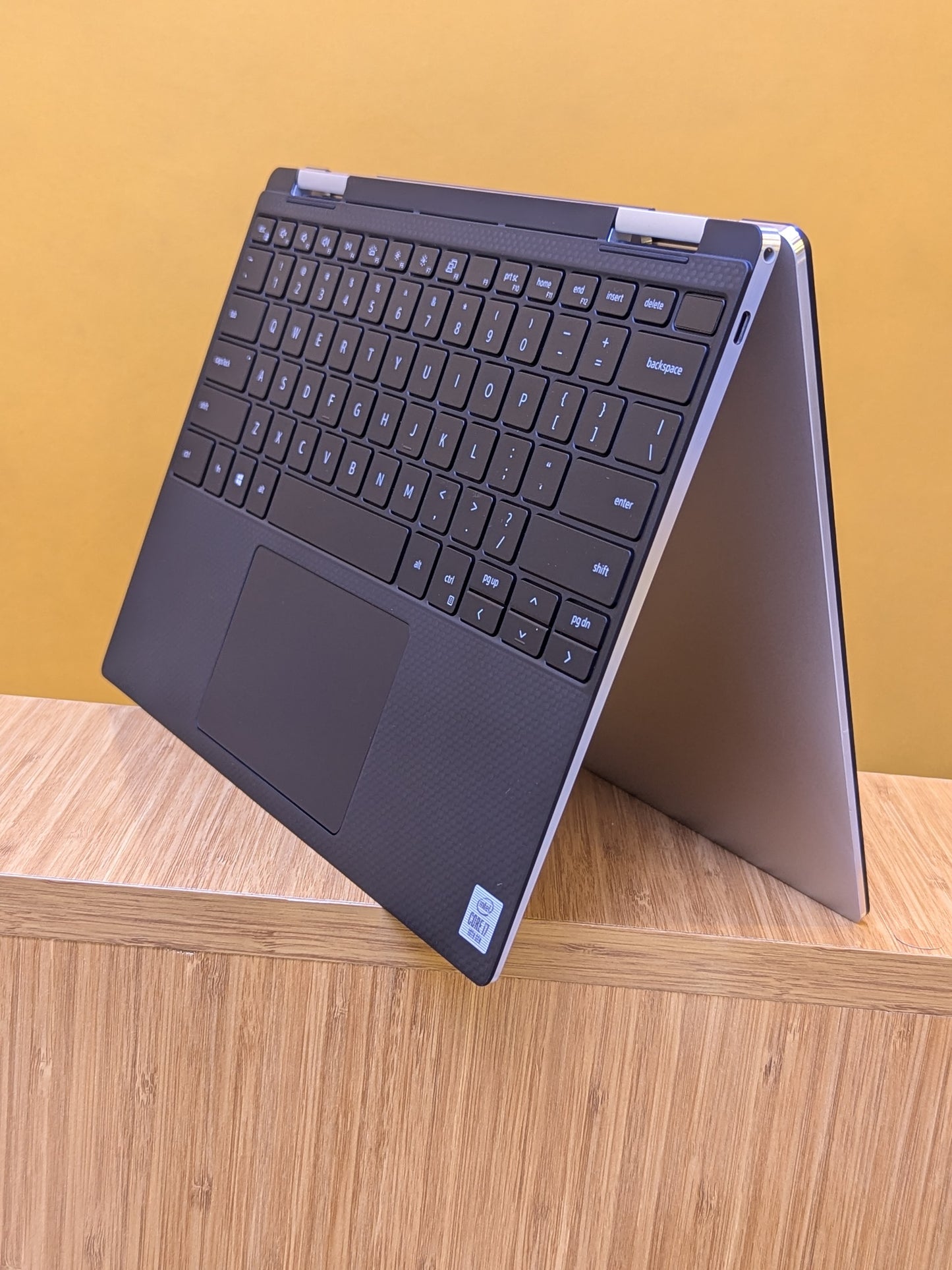 Dell xps 13 7390 Core i7  ram 16gb SSD 512gb  X360 Convertible 10th Generation,  touchscreen, Fingerprint