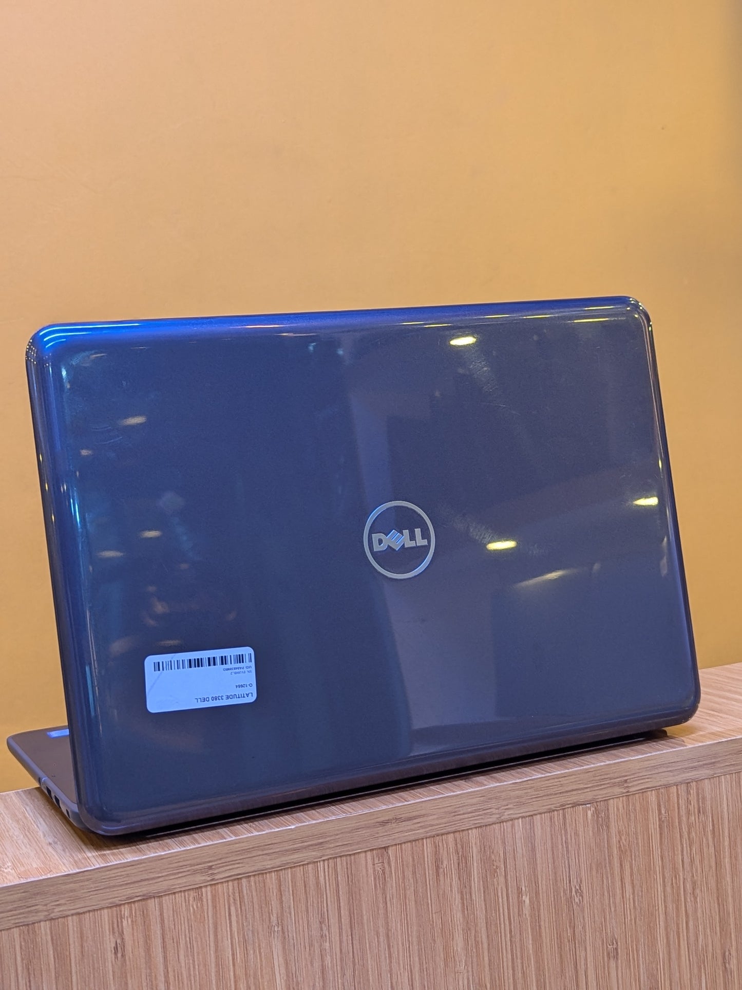 Dell latitude 3380  Core i5 Ram 8gb HDD 500gb 7th Generation processor 2.71Ghz Display 14 inches