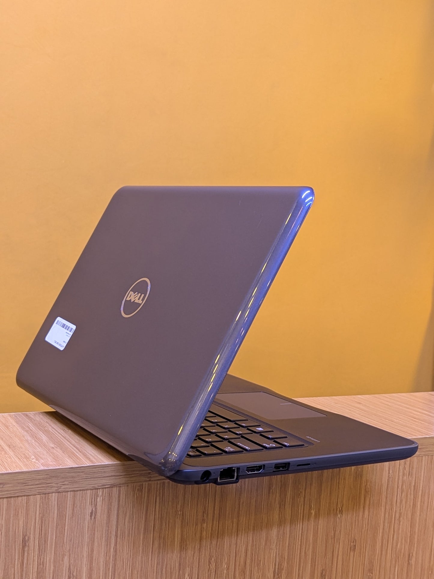 Dell latitude 3380  Core i5 Ram 8gb HDD 500gb 7th Generation processor 2.71Ghz Display 14 inches