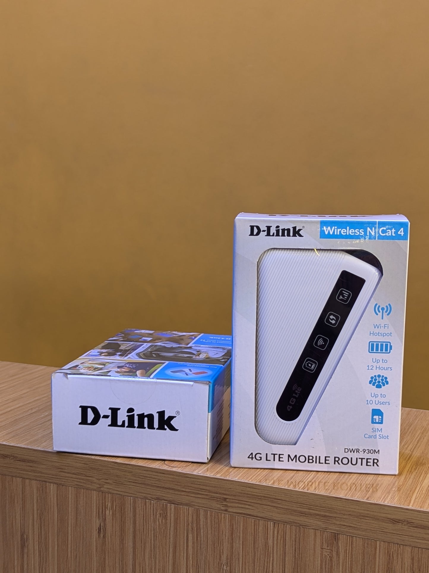 D-Link 4G LTE Mobile  Router DWR - 930M