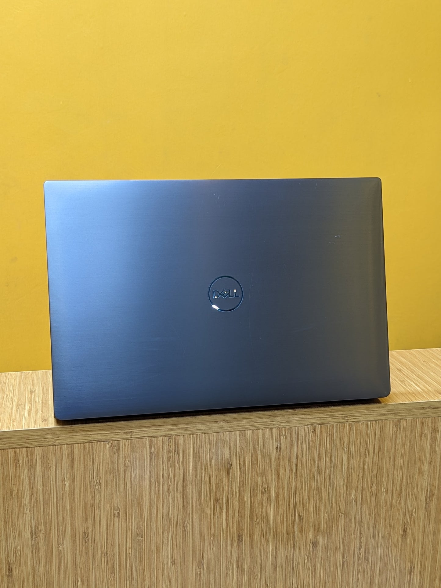 Dell Latitude 7490  Intel core i5, Ram 8GB DDR4, SSD 256GB,  8th Generation, Backlight keyboard, Windows 11, Display 14 inches