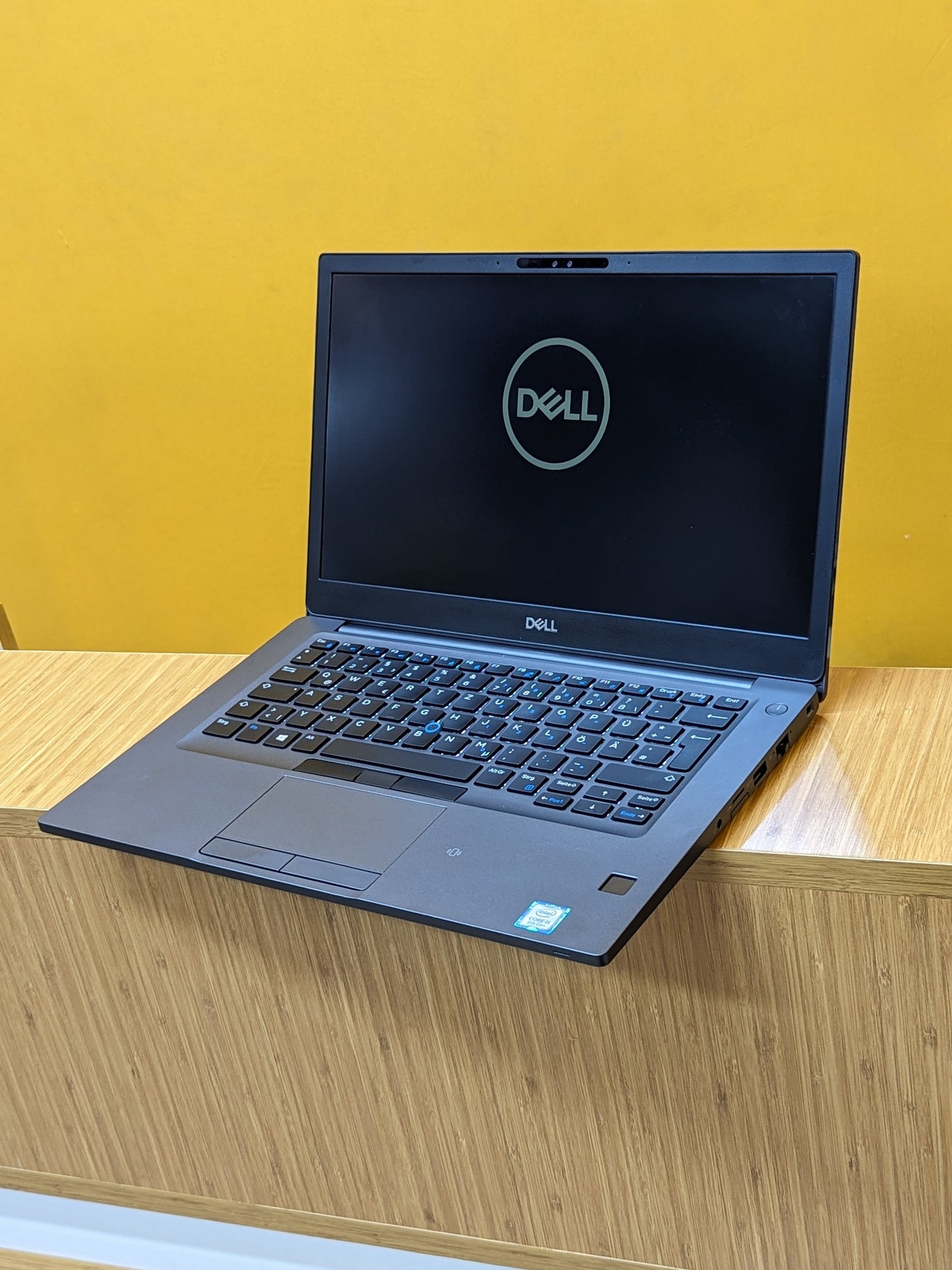 Dell Latitude 7490  Intel core i5, Ram 8GB DDR4, SSD 256GB,  8th Generation, Backlight keyboard, Windows 11, Display 14 inches